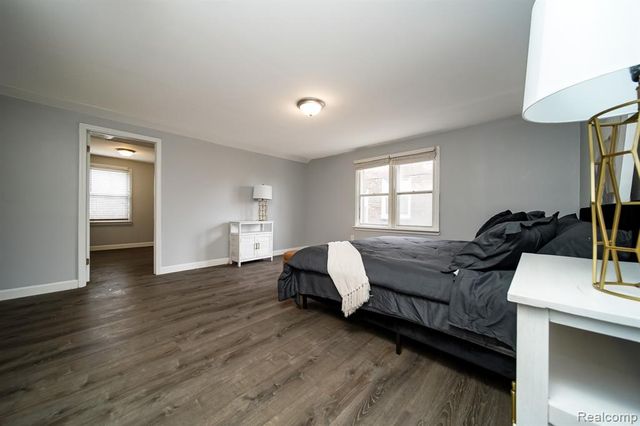 18951 Santa Rosa Drive, Detroit, MI 48221