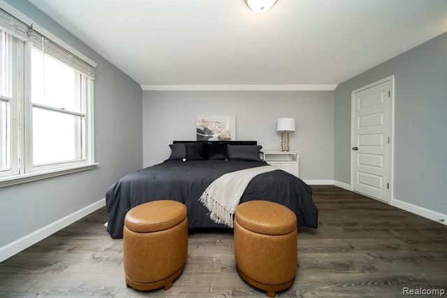 18951 Santa Rosa Drive, Detroit, MI 48221