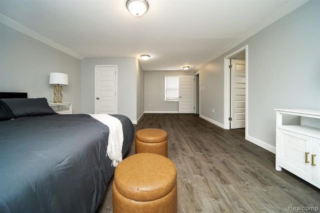 18951 Santa Rosa Drive, Detroit, MI 48221