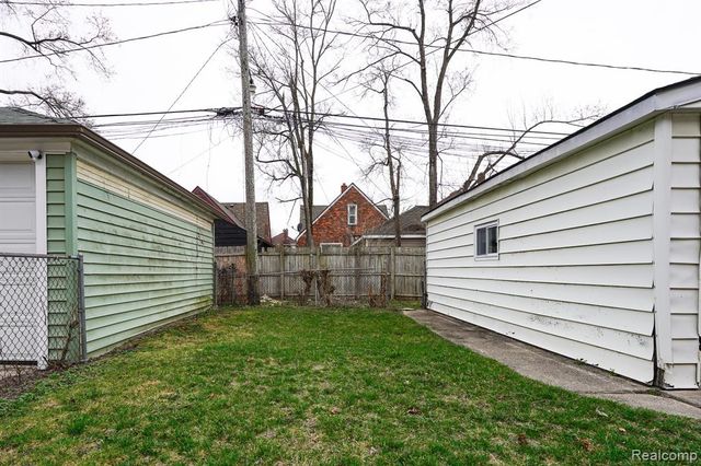 18951 Santa Rosa Drive, Detroit, MI 48221