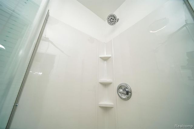 18951 Santa Rosa Drive, Detroit, MI 48221