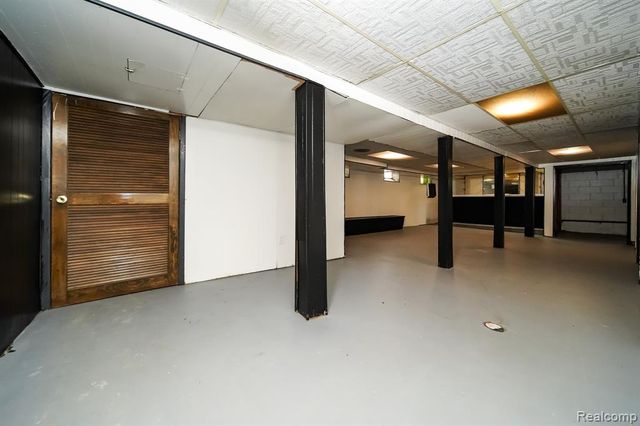 18951 Santa Rosa Drive, Detroit, MI 48221