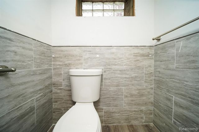 18951 Santa Rosa Drive, Detroit, MI 48221