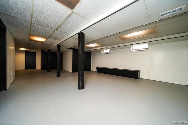 18951 Santa Rosa Drive, Detroit, MI 48221