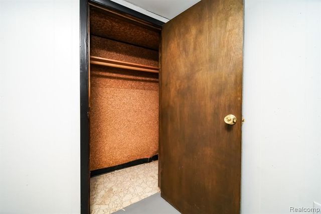 18951 Santa Rosa Drive, Detroit, MI 48221