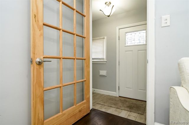 18951 Santa Rosa Drive, Detroit, MI 48221