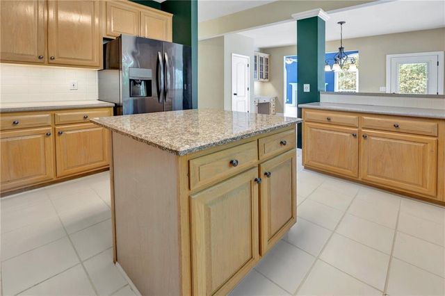 122 Grandiflora Drive, Mcdonough, GA 30253