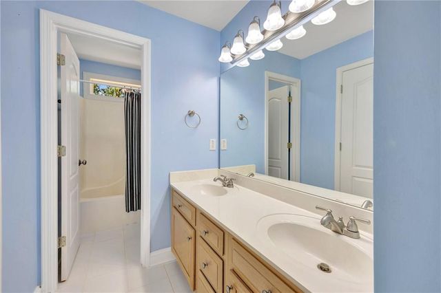 122 Grandiflora Drive, Mcdonough, GA 30253