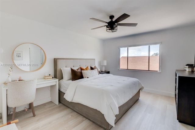 9340 NW 32nd St, Sunrise, FL 33351