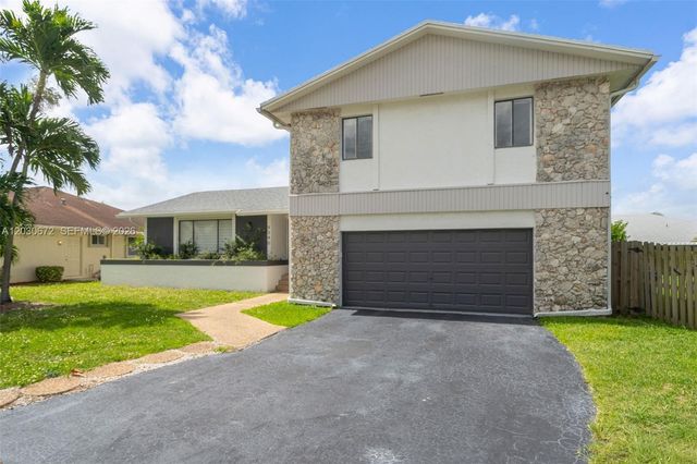 9340 NW 32nd St, Sunrise, FL 33351