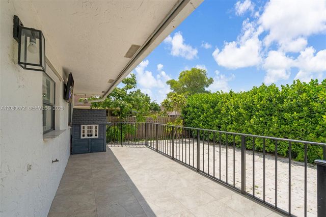 9340 NW 32nd St, Sunrise, FL 33351