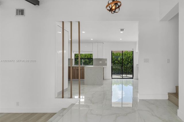 9340 NW 32nd St, Sunrise, FL 33351
