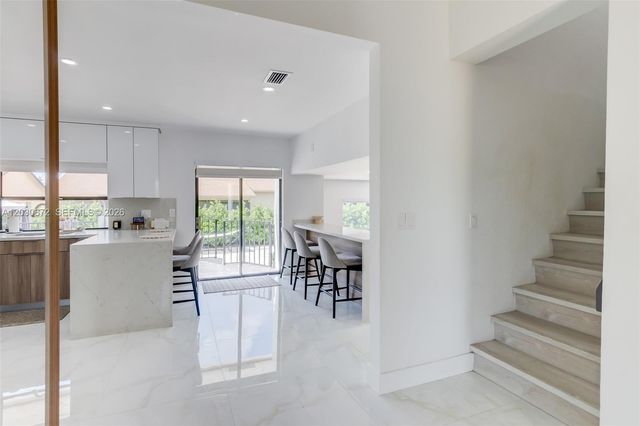 9340 NW 32nd St, Sunrise, FL 33351