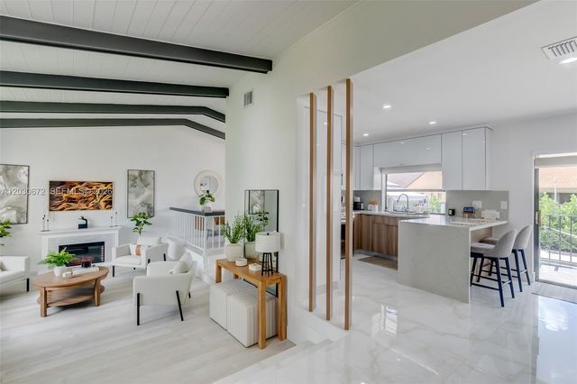 9340 NW 32nd St, Sunrise, FL 33351