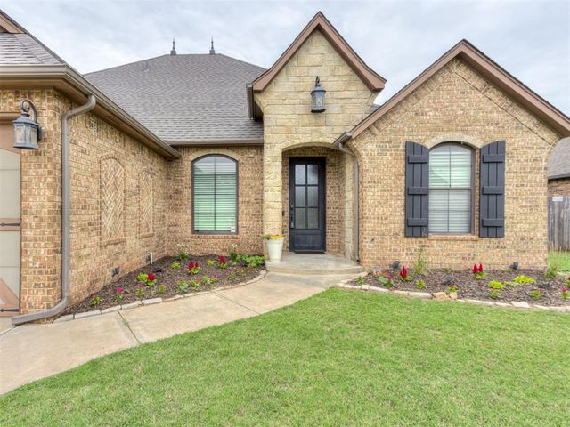 13213 NW 5th Street, Yukon, OK 73099