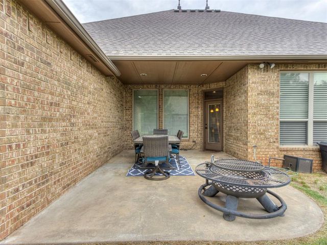 13213 NW 5th Street, Yukon, OK 73099