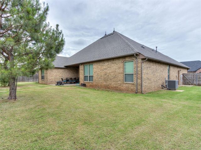 13213 NW 5th Street, Yukon, OK 73099