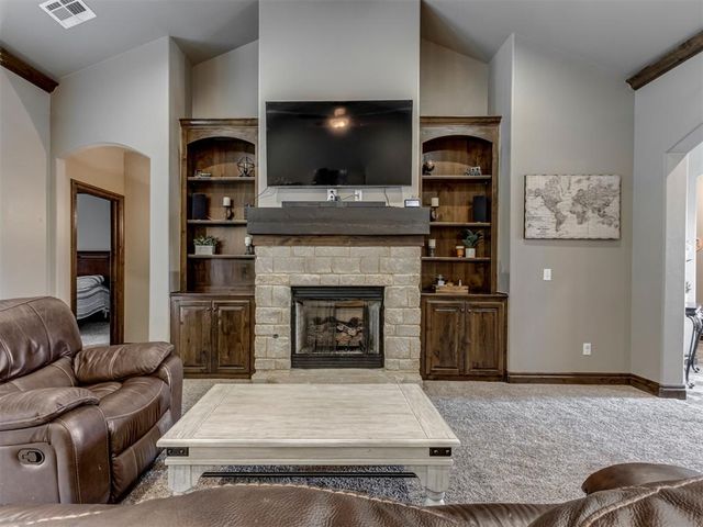 13213 NW 5th Street, Yukon, OK 73099