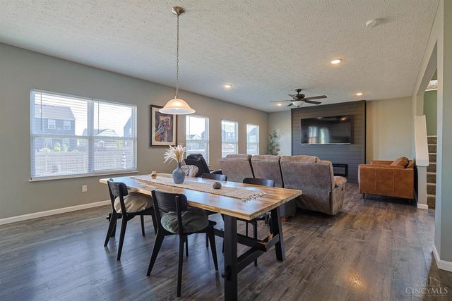 1502 Knightsbridge Court, Carlisle, OH 45005