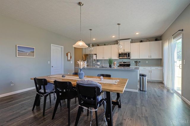1502 Knightsbridge Court, Carlisle, OH 45005