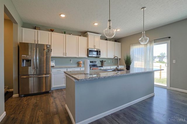 1502 Knightsbridge Court, Carlisle, OH 45005