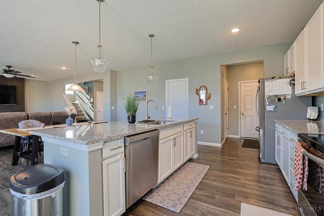 1502 Knightsbridge Court, Carlisle, OH 45005
