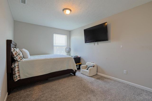 1502 Knightsbridge Court, Carlisle, OH 45005