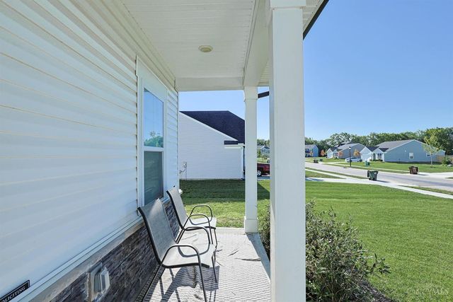1502 Knightsbridge Court, Carlisle, OH 45005