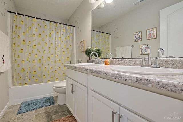 1502 Knightsbridge Court, Carlisle, OH 45005