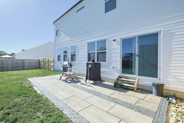 1502 Knightsbridge Court, Carlisle, OH 45005