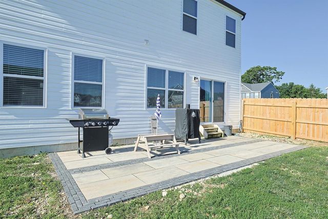 1502 Knightsbridge Court, Carlisle, OH 45005