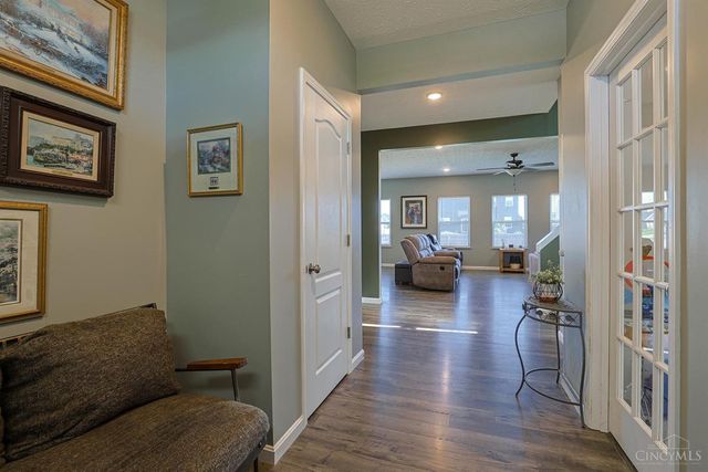 1502 Knightsbridge Court, Carlisle, OH 45005