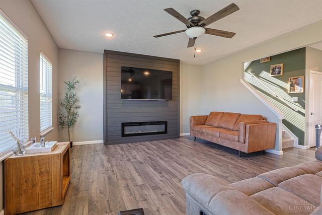 1502 Knightsbridge Court, Carlisle, OH 45005