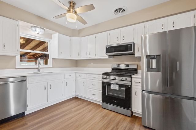 8941 Ohio Place, Highland, IN 46322