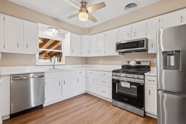 8941 Ohio Place, Highland, IN 46322