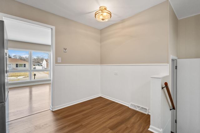 8941 Ohio Place, Highland, IN 46322