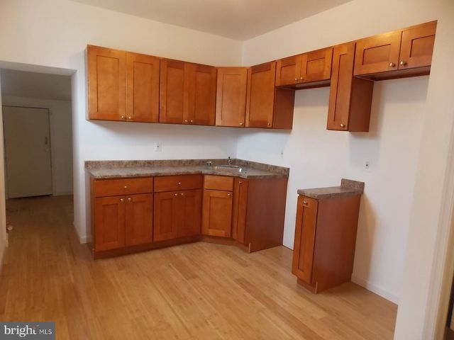 835 N 39TH ST, Philadelphia, PA 19104