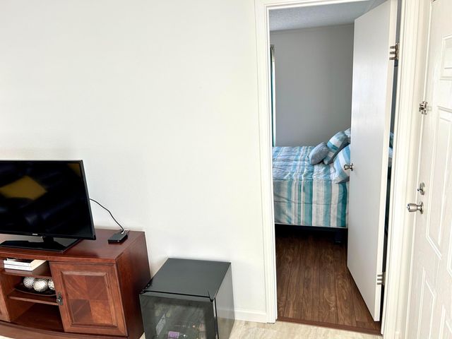 613 Jasmine Lane, Deerfield Beach, FL 33442