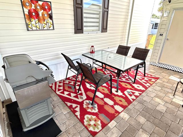 613 Jasmine Lane, Deerfield Beach, FL 33442