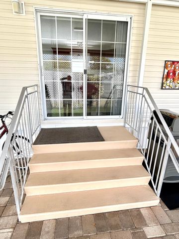 613 Jasmine Lane, Deerfield Beach, FL 33442