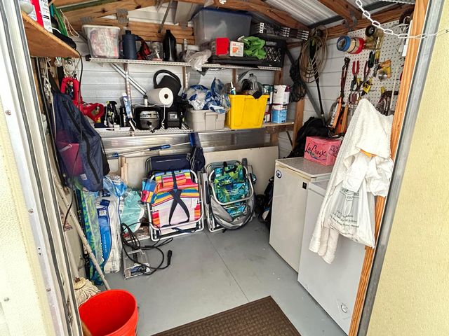 613 Jasmine Lane, Deerfield Beach, FL 33442