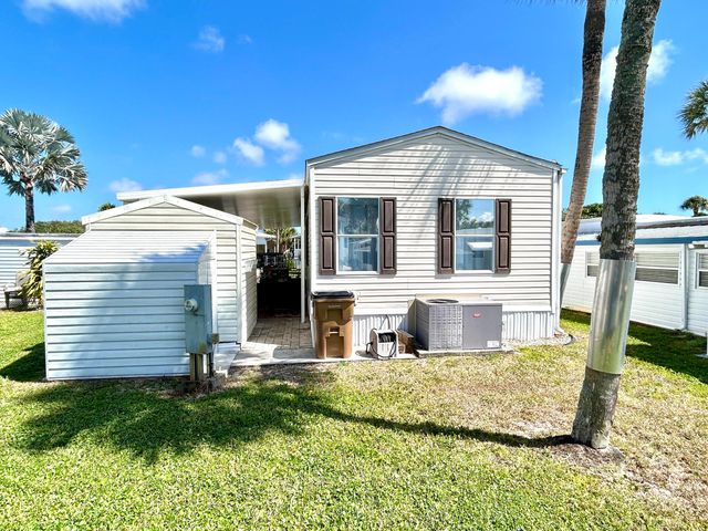 613 Jasmine Lane, Deerfield Beach, FL 33442