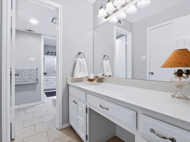 4040 Rive Lane, Addison, TX 75001