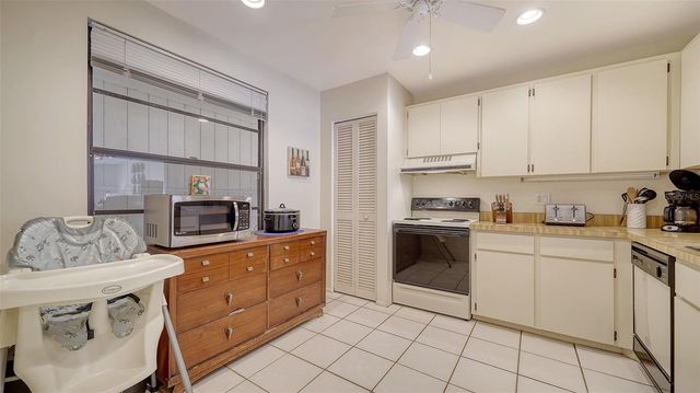 9034 MIDNIGHT PASS ROAD 6, Sarasota, FL 34242