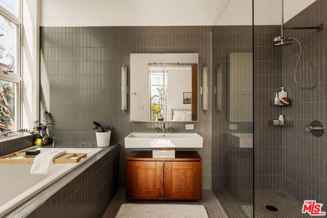 4080 Glencoe Avenue 226, Marina Del Rey, CA 90292