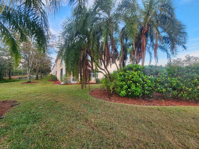 4442 CORSO VENETIA BOULEVARD A14, Venice, FL 34293