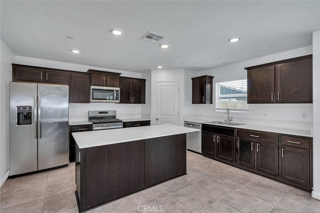 324 Shafer Trail Court, Merced, CA 95341