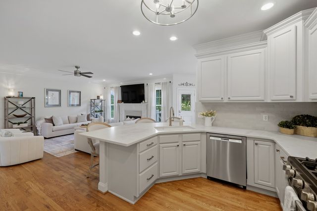 2020 Valley Brook Dr, Brentwood, TN 37027