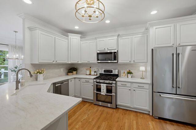 2020 Valley Brook Dr, Brentwood, TN 37027