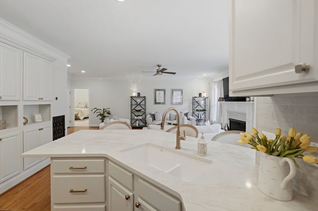 2020 Valley Brook Dr, Brentwood, TN 37027